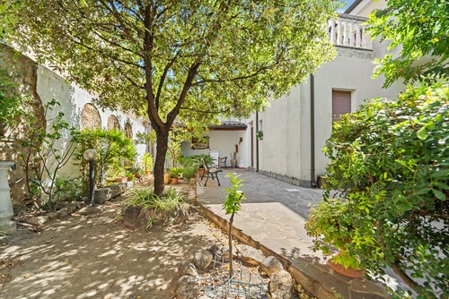 Chambre 'Ibisco Teulada' avec Terrasse partagée, Wi-Fi et Climatisation