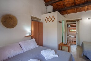 1 bedroom, free WiFi, bed sheets - Holiday Home 'Naracumar' with Sea View, Private Terrace and Wi-Fi (Aglientu)