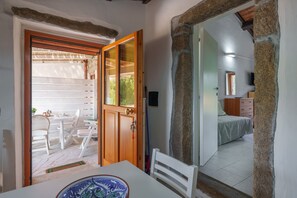 Interior - Holiday Home 'Naracumar' with Sea View, Private Terrace and Wi-Fi (Aglientu)