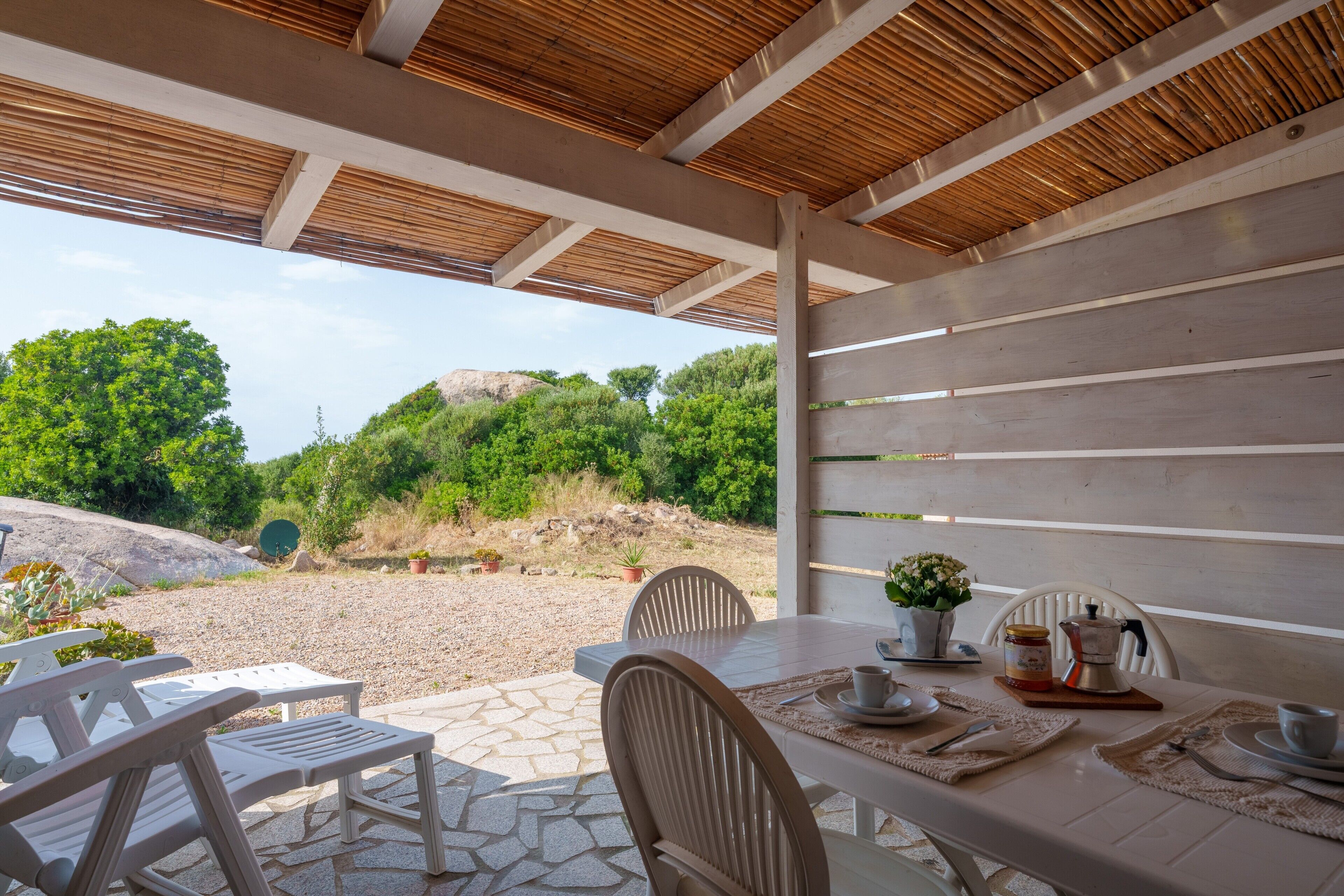 屋外ダイニングエリア