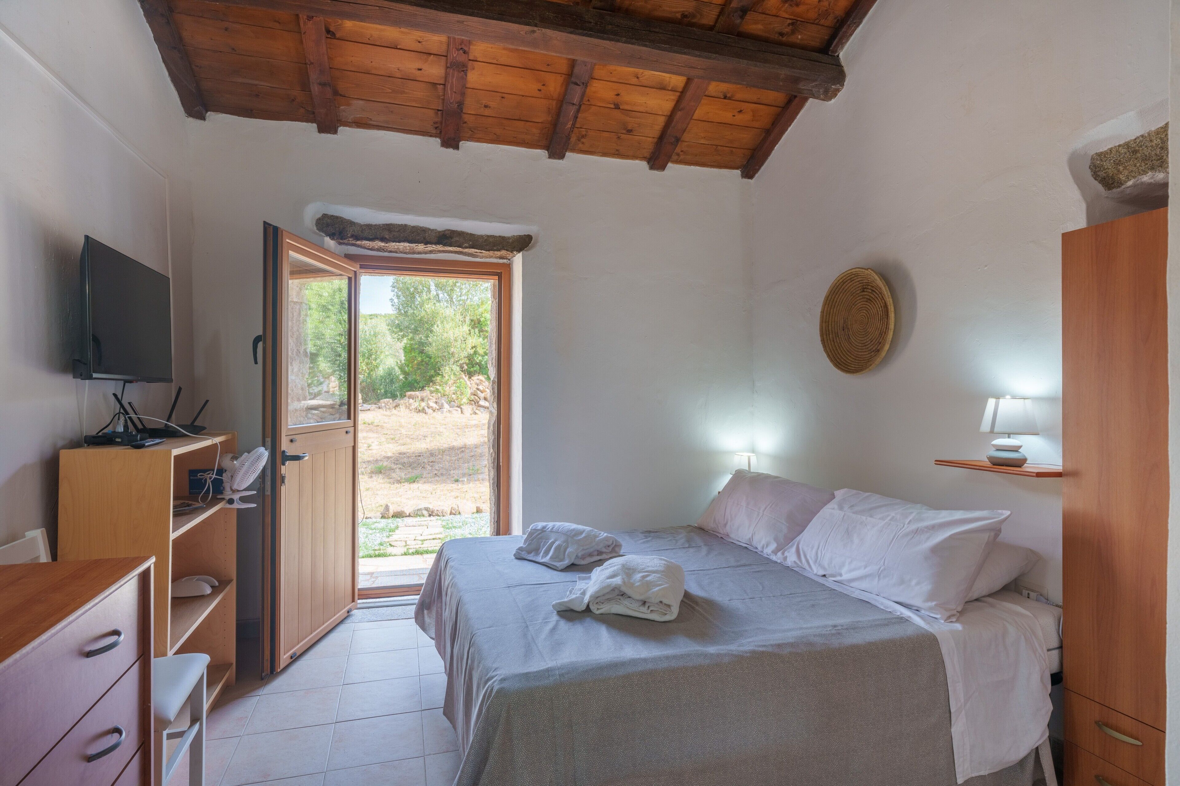 1 室のベッドルーム、WiFi (無料)、ベッドシーツ