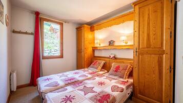 1 bedroom, iron/ironing board, free WiFi