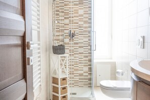 Bathroom - The Rooms of Poets and Wine: Shelley Room (La Spezia)