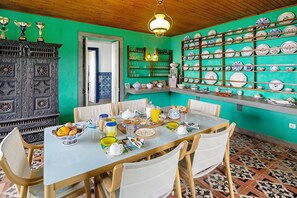 Dining - Apartment 'Casa Do Caseiro' with Sea View, Private Terrace and Wi-Fi (Nordeste)