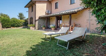Zimmer „Tra Gli Ulivi E Il Panorama“ mit Bergblick, privatem Garten und WLAN