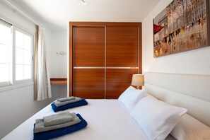 1 chambre, fer et planche à repasser, Wi-Fi gratuit, draps fournis