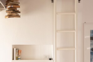 Interior - The Abode of the Poets, TerreMarine (Lerici)