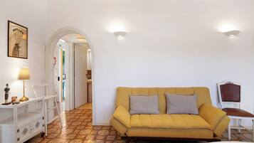 Fernseher, Tischtennisplatte