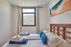 3 chambres, fer et planche à repasser, Wi-Fi gratuit, draps fournis