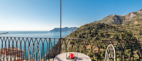 تناول الطعام بالخارج