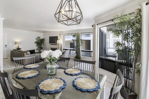Dining - Bay Front Condo in Pacific Beach (San Diego)