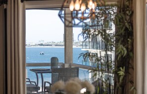 Interior - Bay Front Condo in Pacific Beach (San Diego)