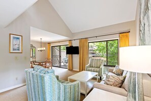 Smart TV - 571 - Lagoon View | Sleeps 6| BBQ & Pool. Fire Pit (Hilton Head Island)