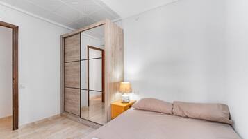 3 bedrooms, iron/ironing board, free WiFi, bed sheets