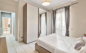 2 Schlafzimmer, Bügeleisen/Bügelbrett