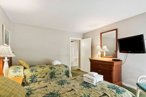 2 habitaciones, escritorio, tabla de planchar con plancha y wifi gratis