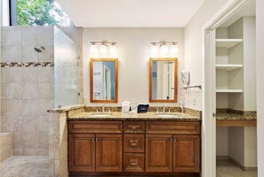 Hair dryer, towels - 578 - Steps to Beach, Sleeps 6, 2 BD, 2 BA (Hilton Head Island)