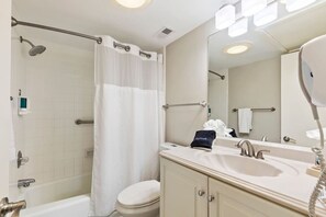 Hair dryer, towels - 570 - Sleeps 6, Pool, Fire Pit - Sea Pines (Hilton Head Island)