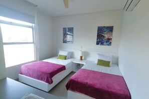 2 bedrooms, desk, WiFi, bed sheets