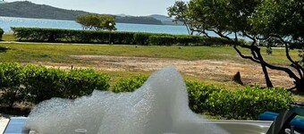 Luxury Beachfront Villa with Jacuzzi near Cartagena