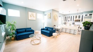 Smart-TV, bøker og PC-skjermer