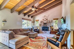 Smart TV, fireplace, DVD player