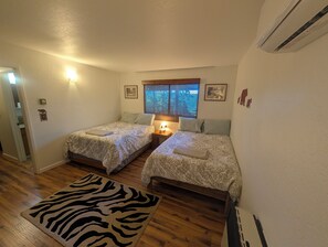 3 bedrooms, free WiFi, bed sheets - Pinecrestarearentals #7 Great Cabin 3rd night free till 6/15 Just Book 2nights. (Cold Springs)