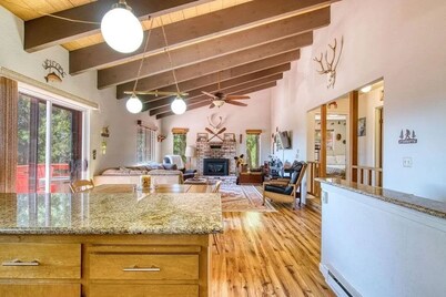 Pinecrestarearentals #7 Great Cabin Book 2nights get 3rd free in March/April.
