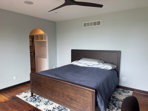 5 dormitorios, tabla de planchar con plancha, wifi y ropa de cama