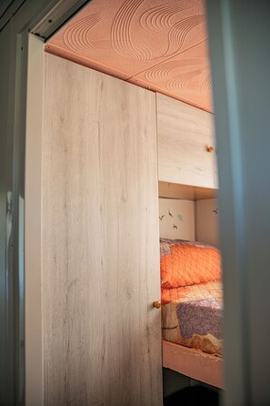 3 chambres, fer et planche à repasser, Wi-Fi gratuit, draps fournis