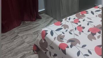 4 Schlafzimmer, Bügeleisen/Bügelbrett, WLAN, Bettwäsche