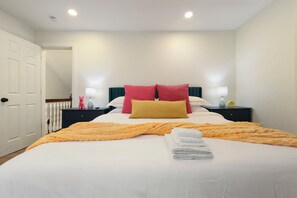 5 bedrooms, desk, iron/ironing board, travel crib