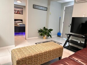 1 chambre, fer et planche à repasser, Wi-Fi, draps fournis