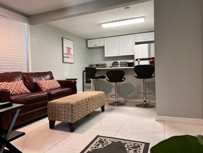 Interior - Charming 1-bedroom apartment with WiFi, AC in wonderful Clearwater (Clearwater)