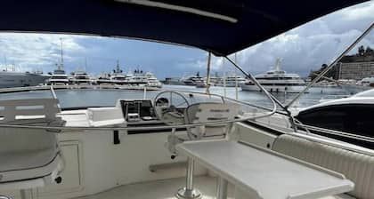 Beautiful Classic Yacht in the Heart of Monaco