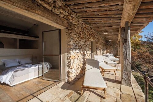 Authentic Renovated Sheephold in Provence