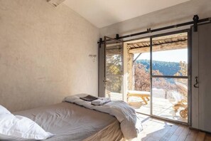 4 bedrooms, WiFi, bed sheets