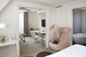 Unclassified image, 4 of 78, button - Hotel Dupond-Smith (Paris)