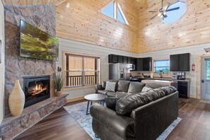 Téléviseur connecté, foyer, jeux vidéo, livres