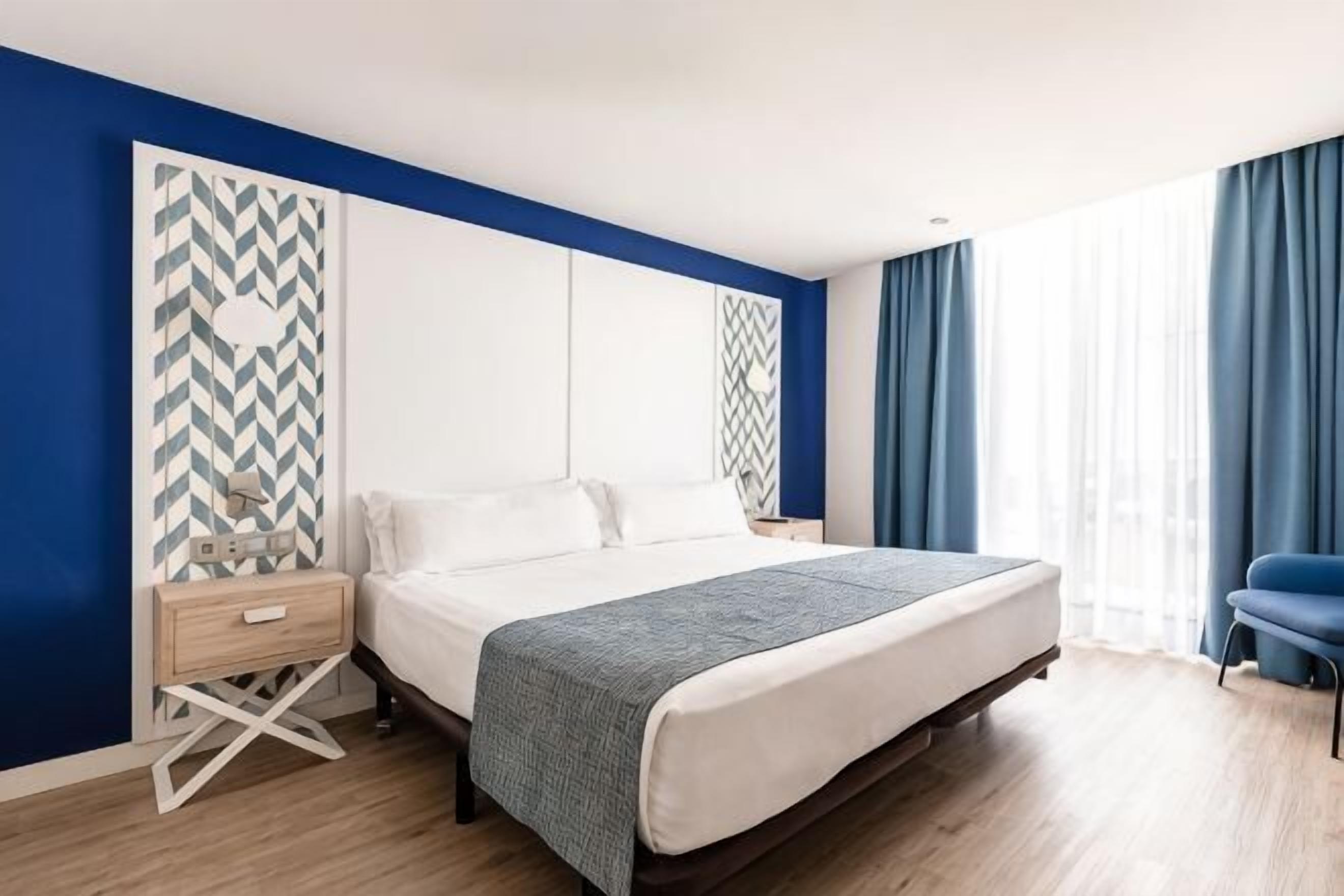 Cots/infant beds