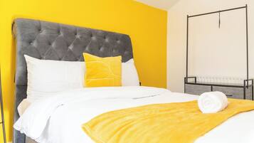 House | 4 bedrooms, free WiFi, bed sheets