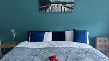 House | 4 bedrooms, free WiFi, bed sheets