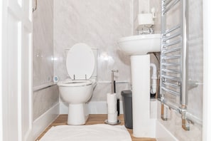 House | Bathroom