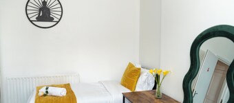 Kyoto House Refurbed 4-bed Home, Sleeps 9
