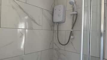 House | Bathroom | Shower, towels
