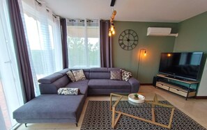 Télévision, cheminée