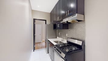 Apartment, 4 Bedrooms, Balcony | Interior