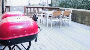 Apartment, 4 Bedrooms, Balcony | Outdoor dining