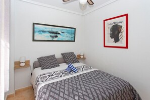 3 bedrooms, iron/ironing board, free WiFi, bed sheets