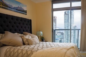 3 bedrooms, free WiFi, bed sheets
